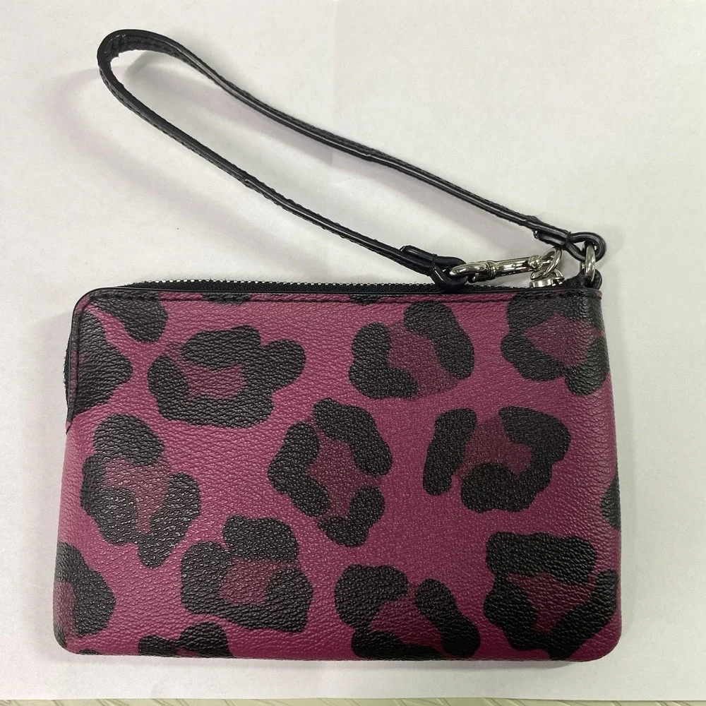 Coach Womens Cranberry Pink&Black Leopard Print Wristlet Wallet Cheetah 4x6" EUC - Picture 2 of 11